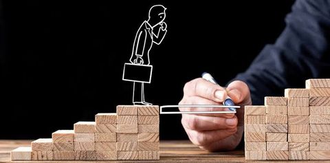Business Succession Guide: Ownership Transfers, Continuity Planning, and Valuation